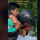 Aksi Driver Ojol Gendong Pria Jatuh di Jembatan Ini Bikin Salut