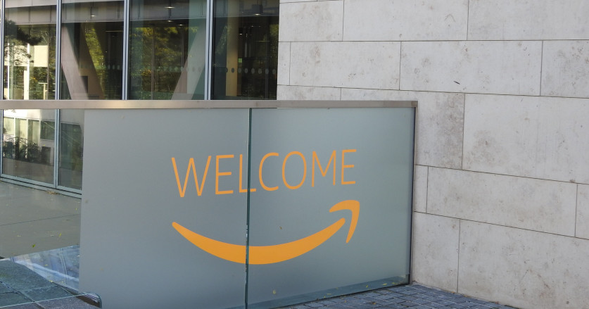 Amazon Pangkas 14,000 Pekerjaan Korporat untuk Fokus pada AI