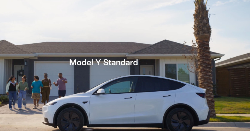 Tesla Ungkap Versi 'Standar' Lebih Murah dari Model 3 dan Model Y