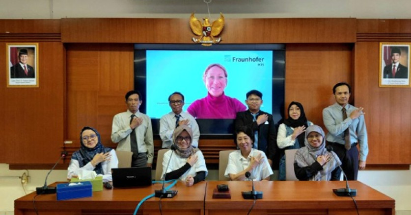 Inovasi Membran Cerdas 3D untuk Penyembuhan Radang Gusi dan Perlindungan Tulang
