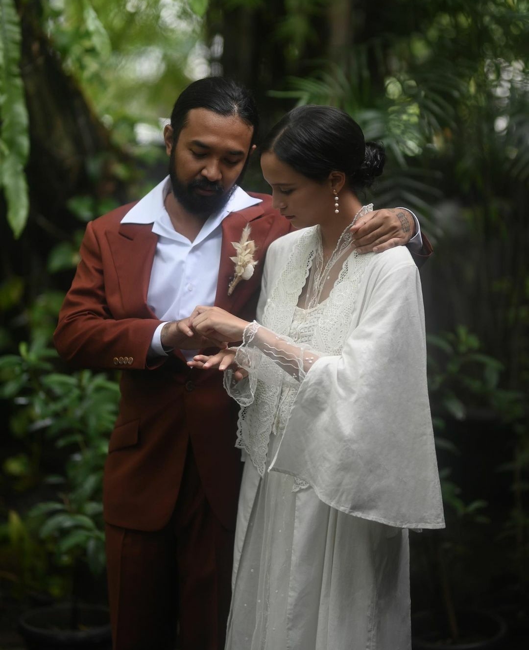 7 Artis Jalani Puasa Ramadhan Pertama Seusai Menikah